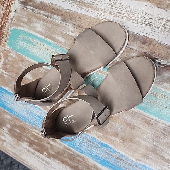 YOKI Brenda-59 Treaded Chunky Cork Sandals Size 8 - Picture 6 of 12